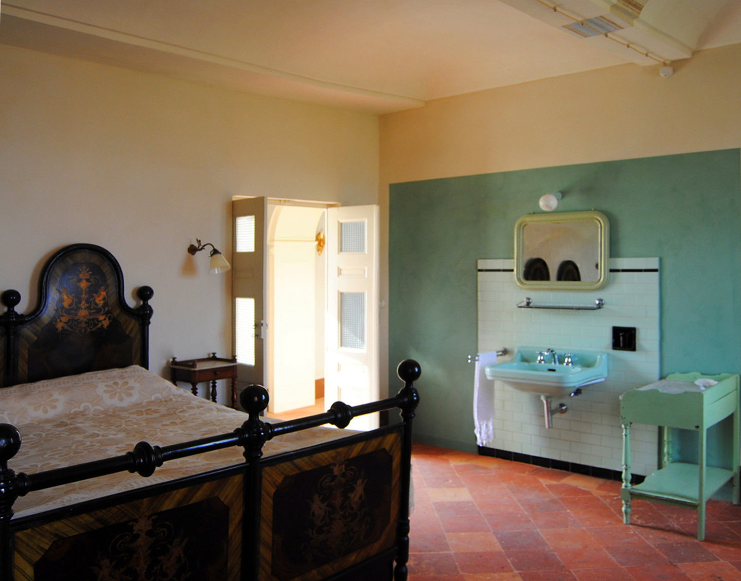 bedroom_ sink_restoration_cotto