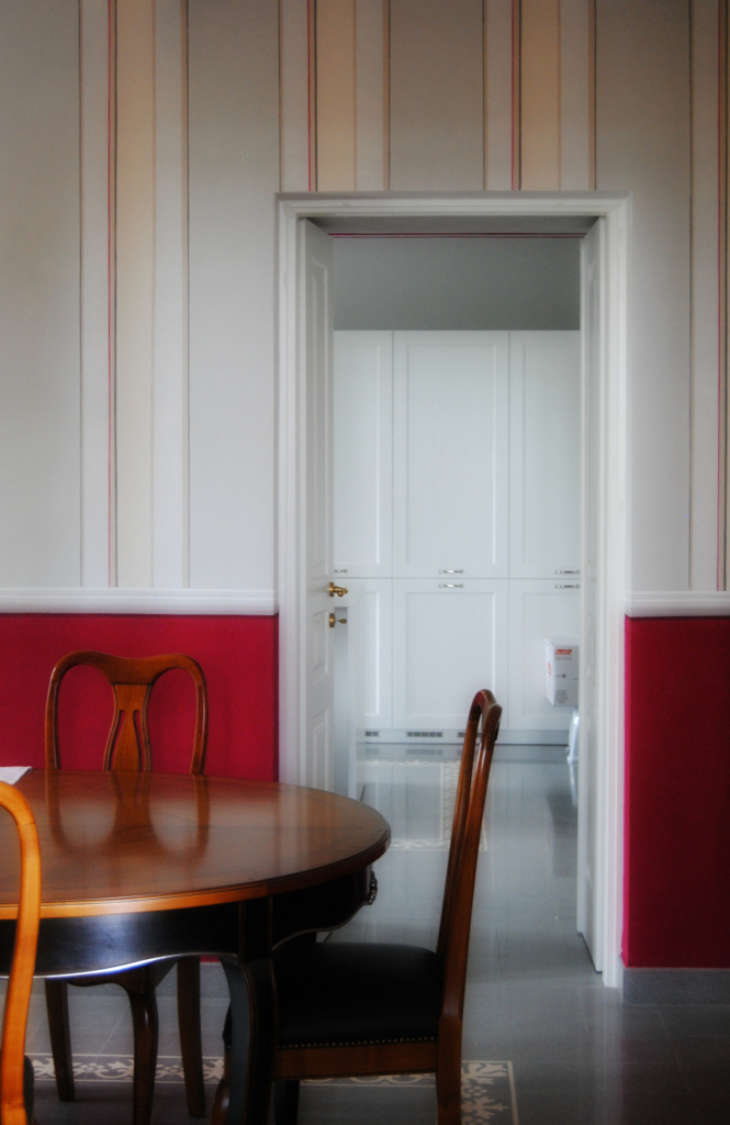 dining room_ red_ wallpaper